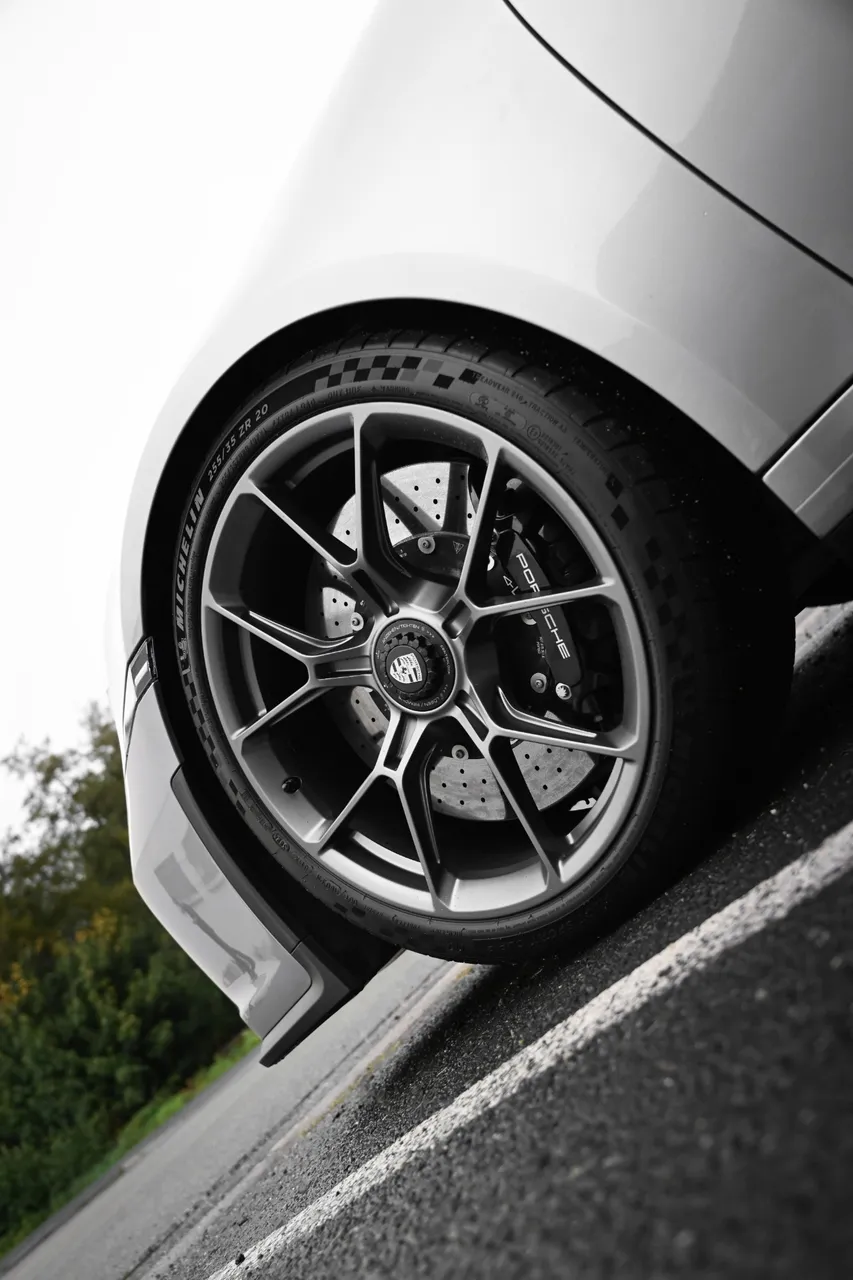 L'atelier SC Porsche 992 GT3 Touring — protection cuir — photo 1