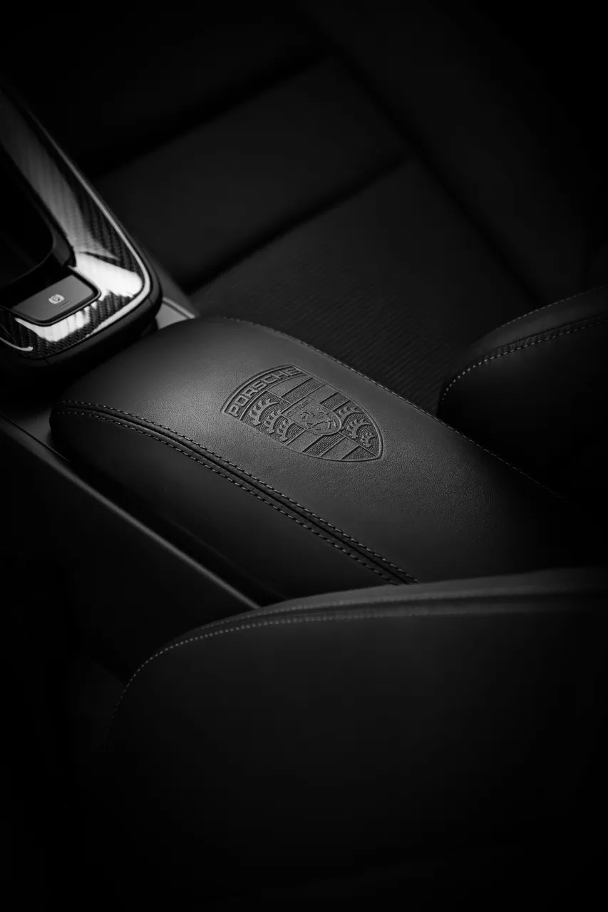L'atelier SC Porsche 992 GT3 Touring — protection cuir — photo 9