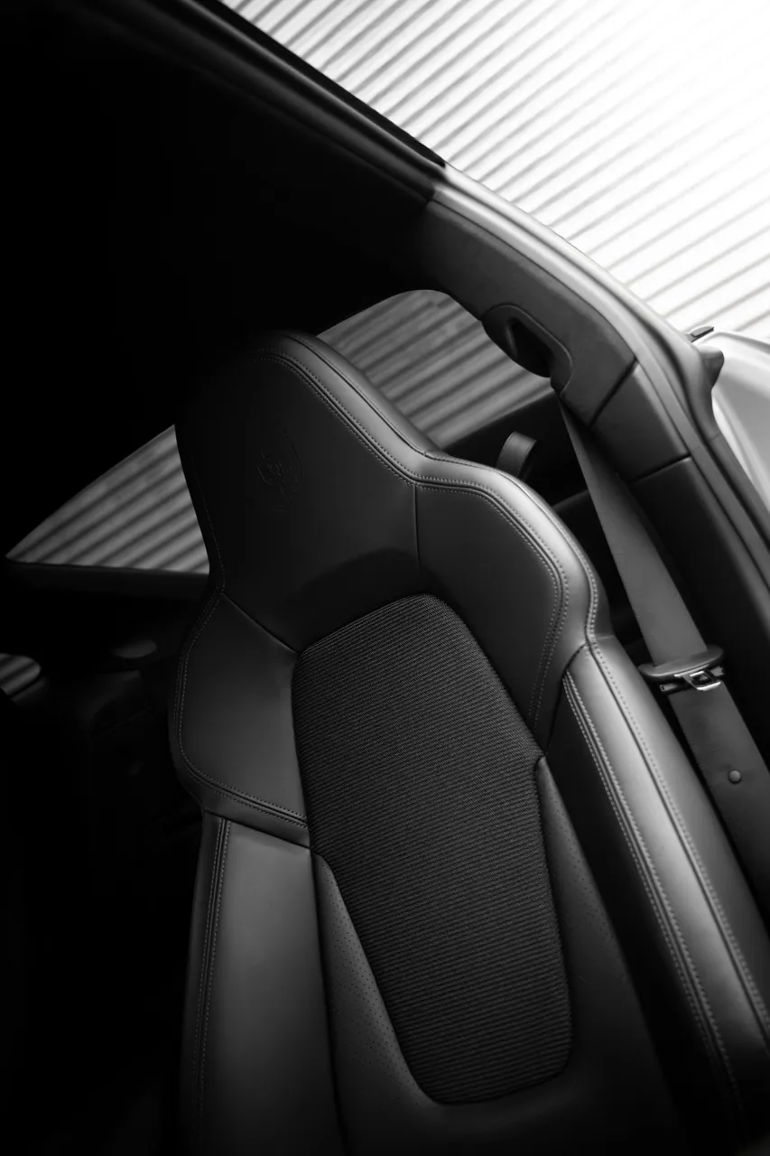 L'atelier SC Porsche 992 GT3 Touring — protection cuir — photo 10