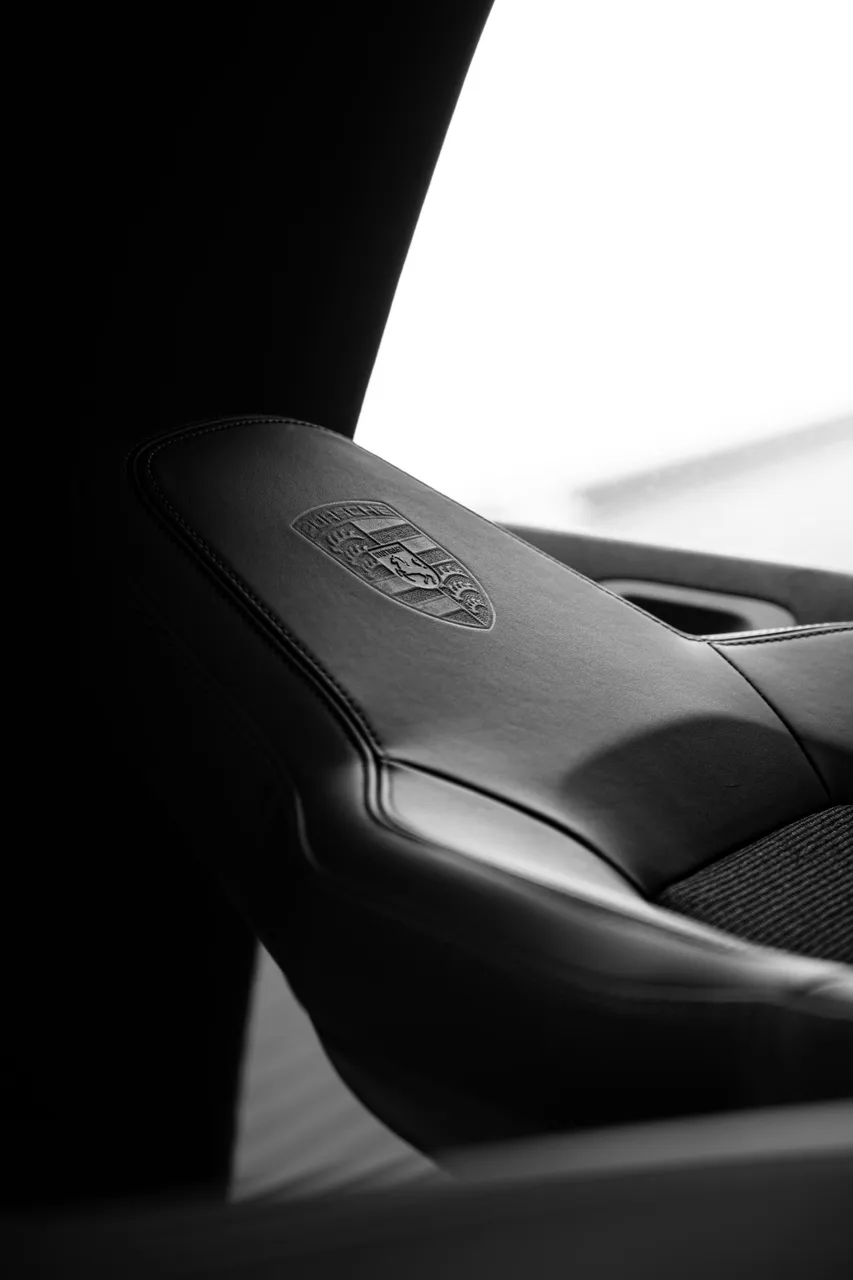 L'atelier SC Porsche 992 GT3 Touring — protection cuir — photo 12
