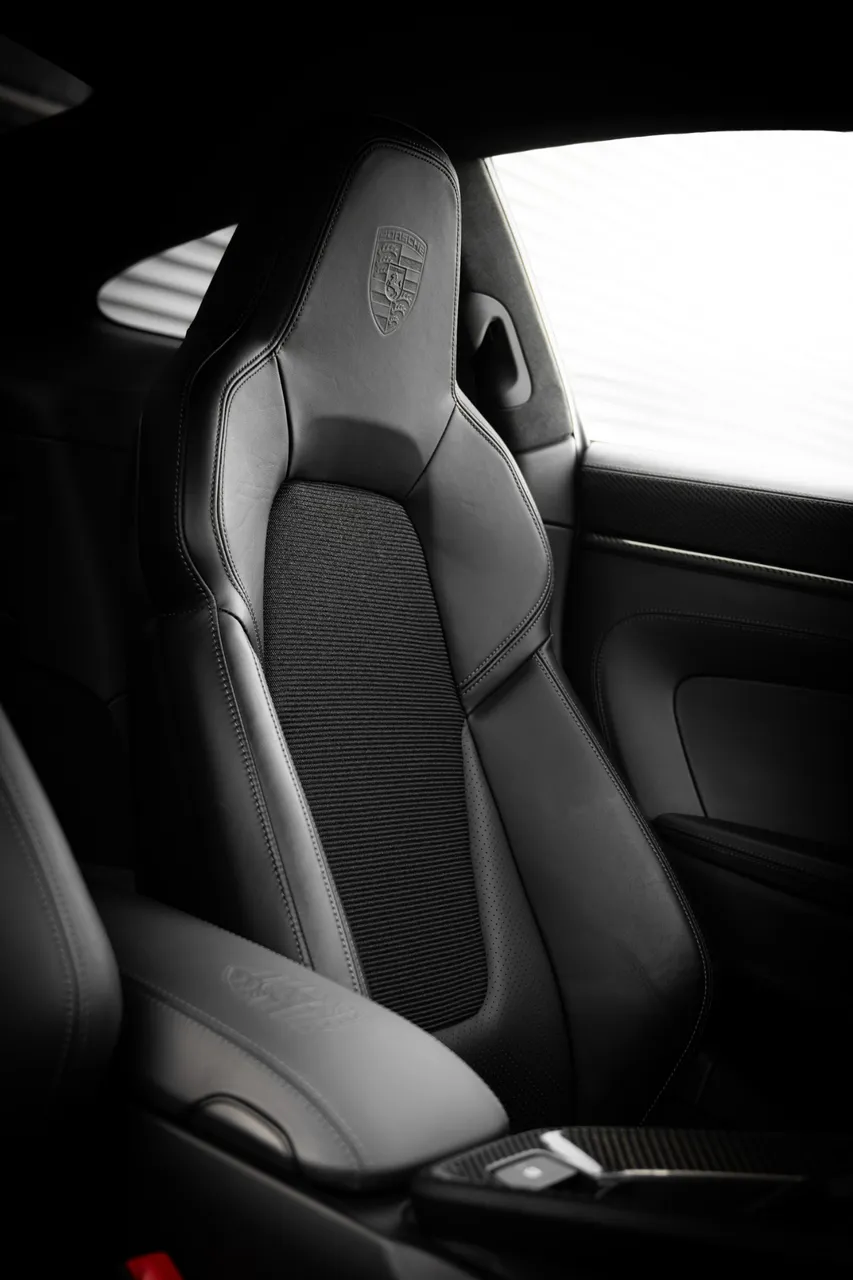 L'atelier SC Porsche 992 GT3 Touring — protection cuir — photo 13