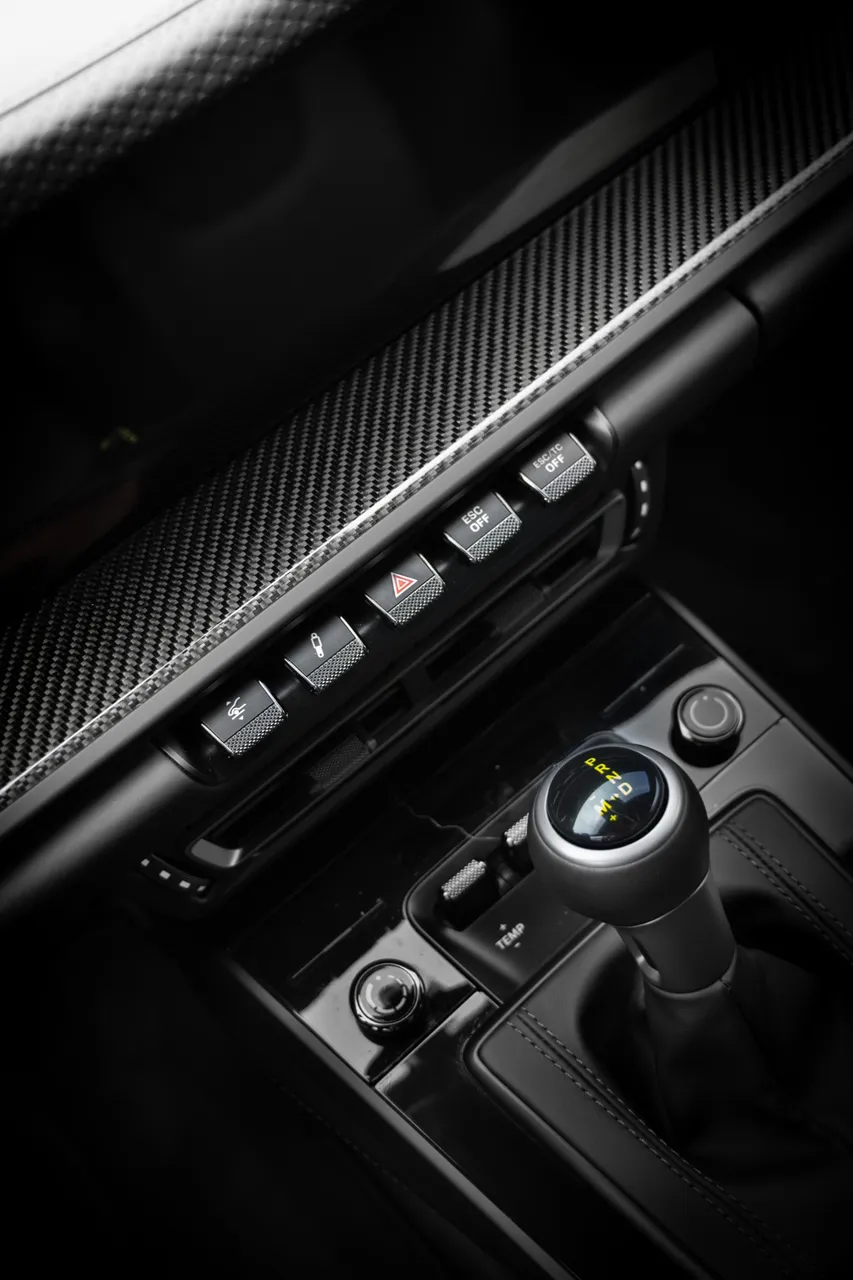 L'atelier SC Porsche 992 GT3 Touring — protection cuir — photo 17