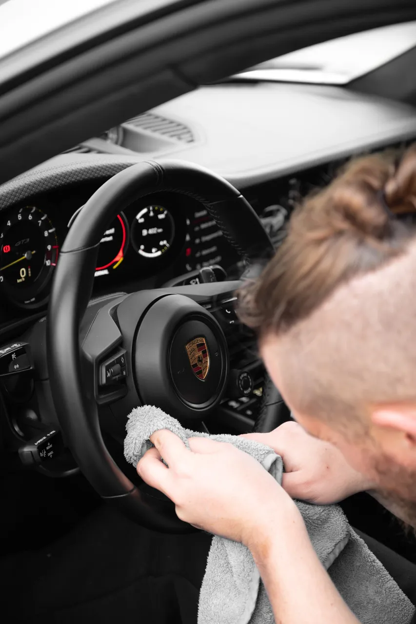 L'atelier SC Porsche 992 GT3 Touring — protection cuir — photo 22