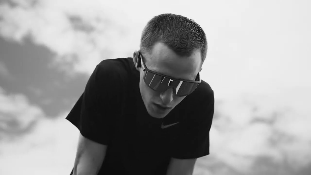 Aperçu vidéo — Vidéo 9:16 — Running